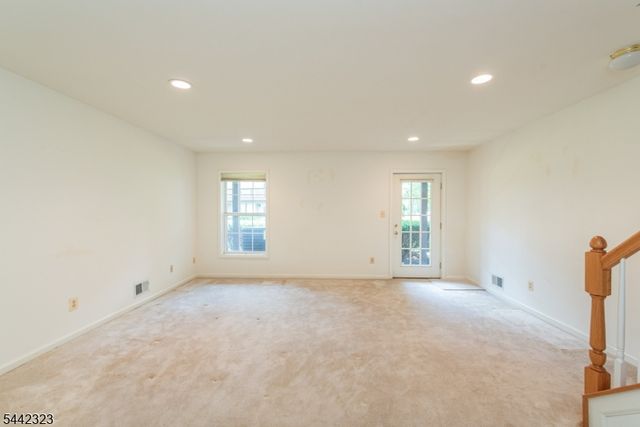 305 Cambridge Dr 305, Butler Boro, NJ 07405