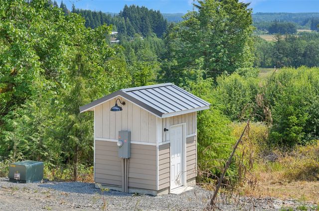 215 Sanderson Road, Chehalis, WA 98532