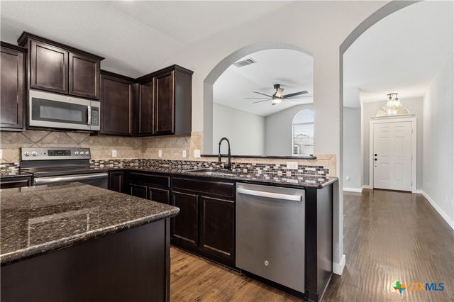 1227 Emerald Gate Drive, Temple, TX 76502