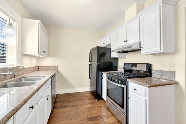 4338 E Grant Avenue, Fresno, CA 93702