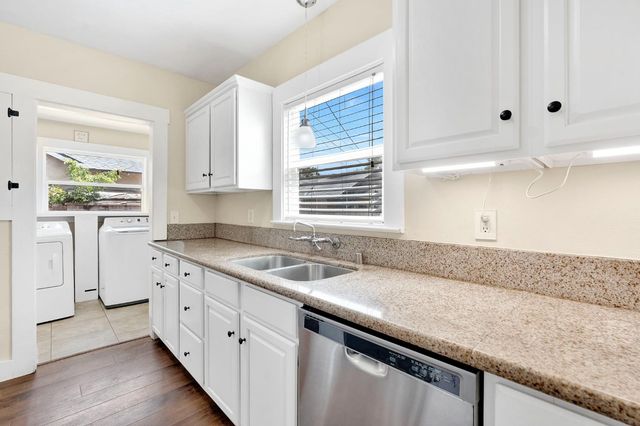 4338 E Grant Avenue, Fresno, CA 93702