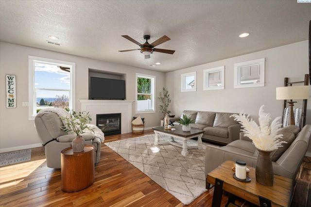 6006 Pimlico Dr., Pasco, WA 99301