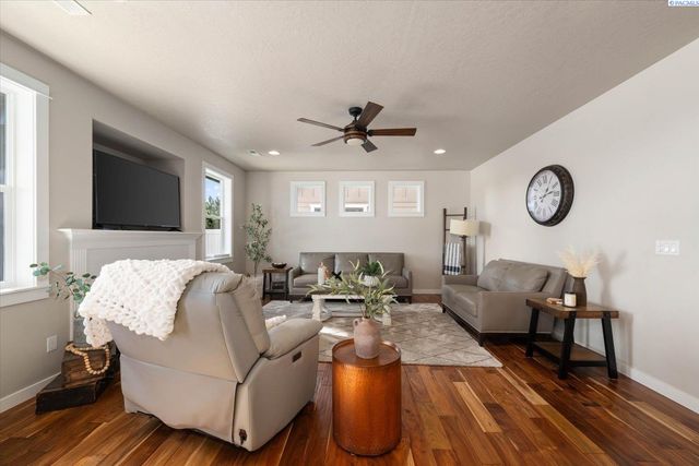 6006 Pimlico Dr., Pasco, WA 99301