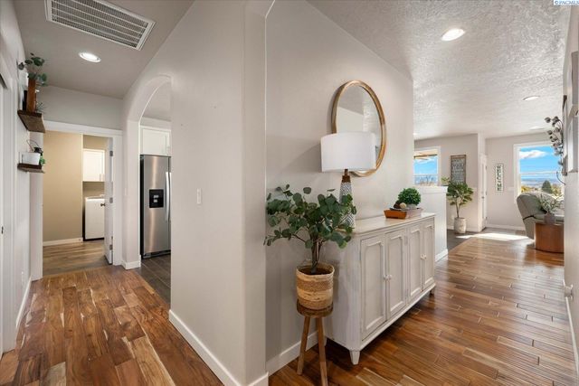 6006 Pimlico Dr., Pasco, WA 99301