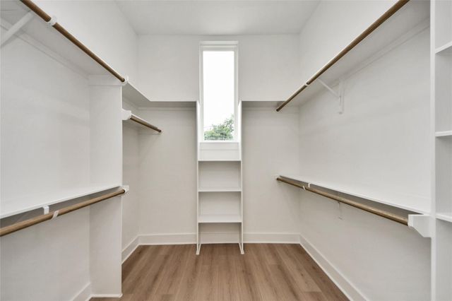 435 Neyland Street, Houston, TX 77022