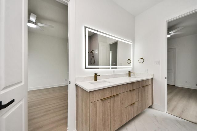 435 Neyland Street, Houston, TX 77022