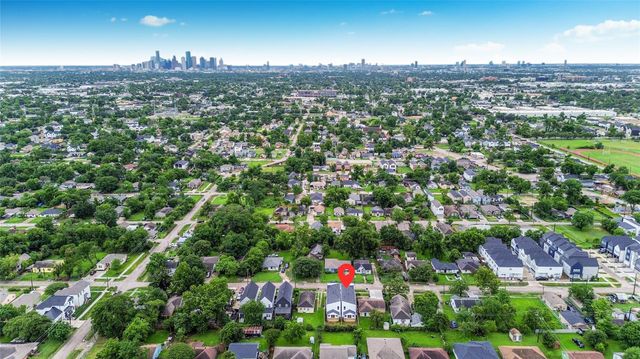 435 Neyland Street, Houston, TX 77022