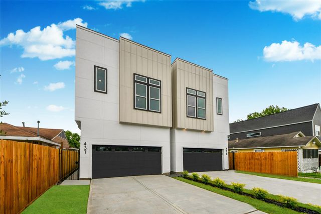 435 Neyland Street, Houston, TX 77022