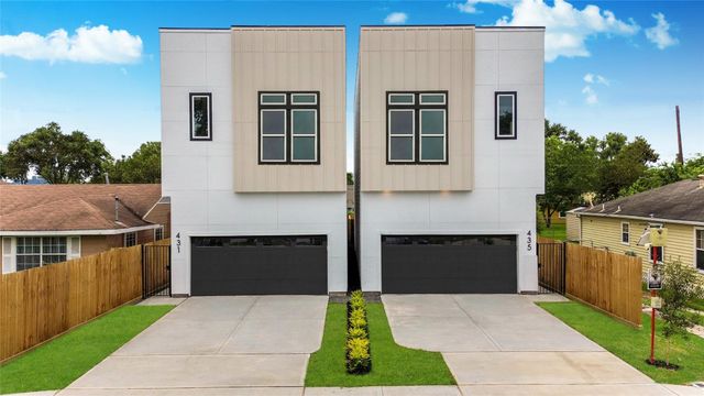 435 Neyland Street, Houston, TX 77022