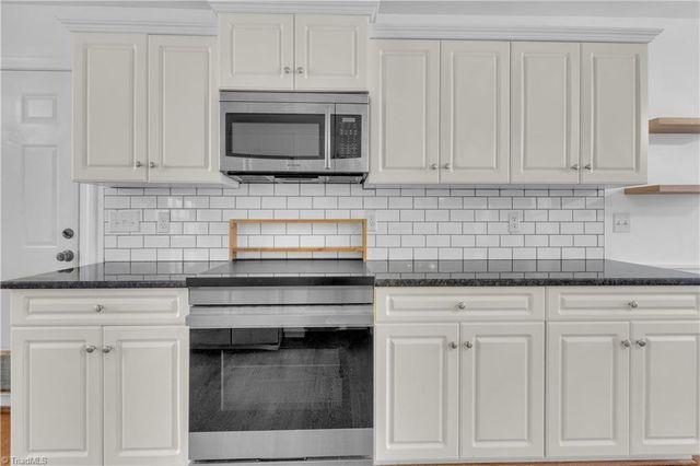 1206 Foxhaven Drive, Greensboro, NC 27455