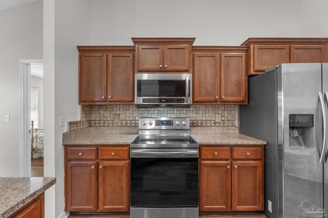 1863 Bay Pine Cir, Gulf Breeze, FL 32563