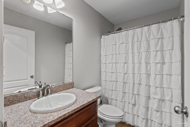 1863 Bay Pine Cir, Gulf Breeze, FL 32563