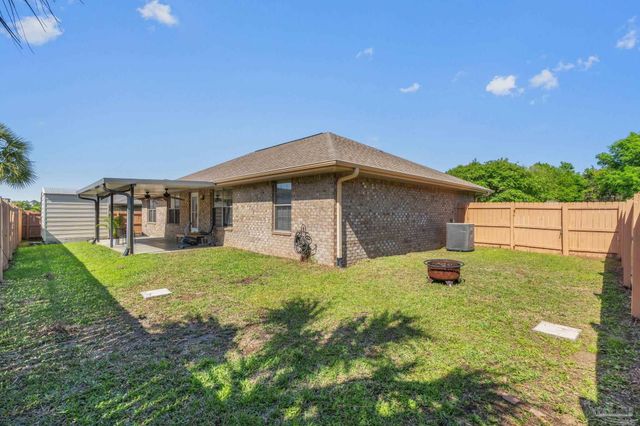 1863 Bay Pine Cir, Gulf Breeze, FL 32563