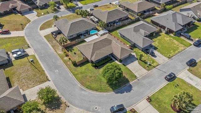 1863 Bay Pine Cir, Gulf Breeze, FL 32563