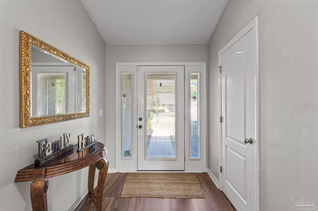 1863 Bay Pine Cir, Gulf Breeze, FL 32563