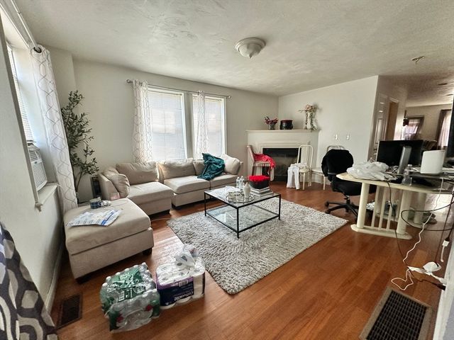 15 Ellington St., Boston, MA 02121