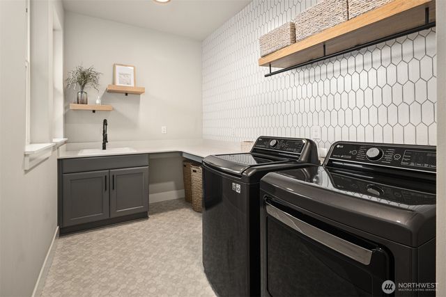 1503 Glacier Avenue SE, North Bend, WA 98045