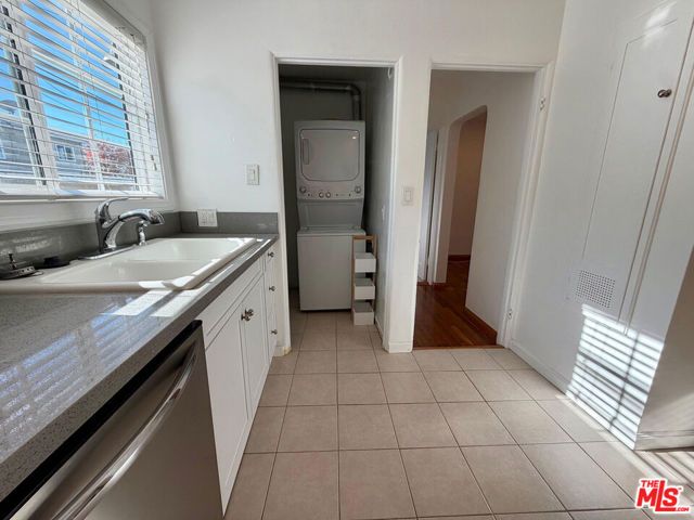 2517 20th C, Santa Monica, CA 90405