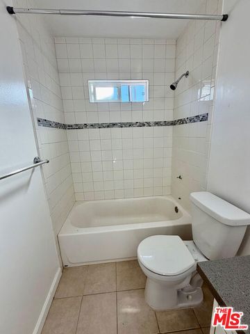 2517 20th C, Santa Monica, CA 90405