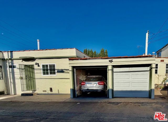 2517 20th C, Santa Monica, CA 90405