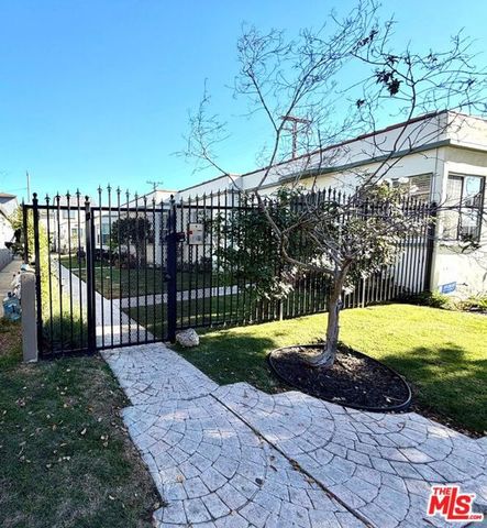 2517 20th C, Santa Monica, CA 90405