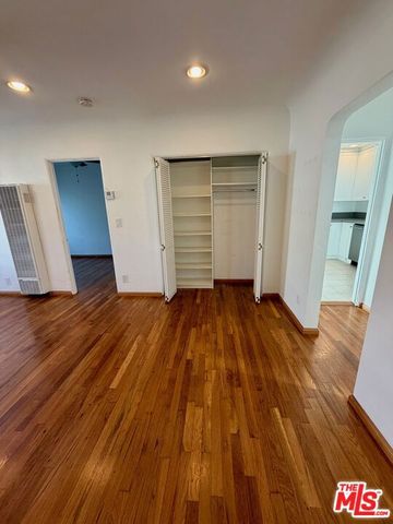 2517 20th C, Santa Monica, CA 90405