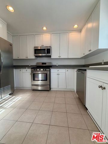 2517 20th C, Santa Monica, CA 90405