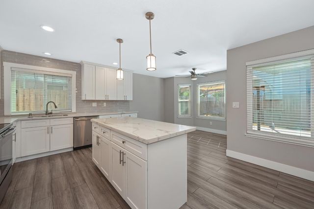 8139 Traver Ct, Sacramento, CA 95828
