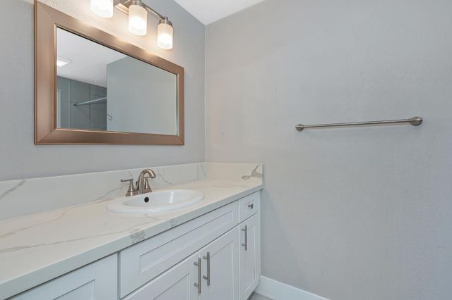 8139 Traver Ct, Sacramento, CA 95828