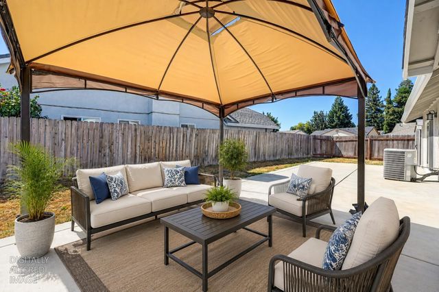 8139 Traver Ct, Sacramento, CA 95828