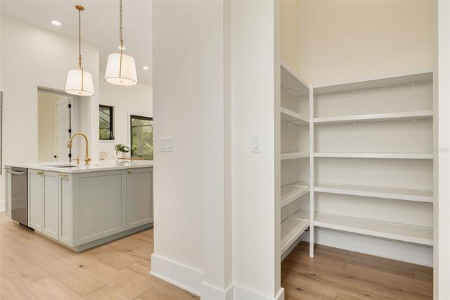 519 W DAVIS BOULEVARD, Tampa, FL 33606