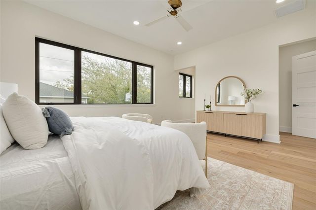 519 W DAVIS BOULEVARD, Tampa, FL 33606