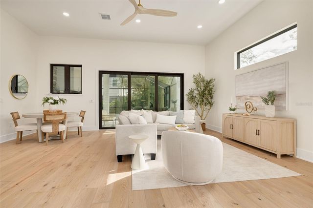 519 W DAVIS BOULEVARD, Tampa, FL 33606