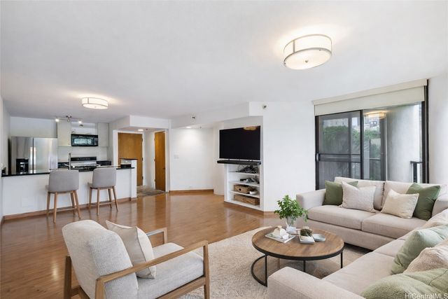 60 N Beretania Street 308, Honolulu, HI 96817