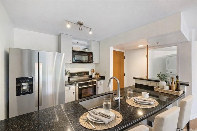 60 N Beretania Street 308, Honolulu, HI 96817