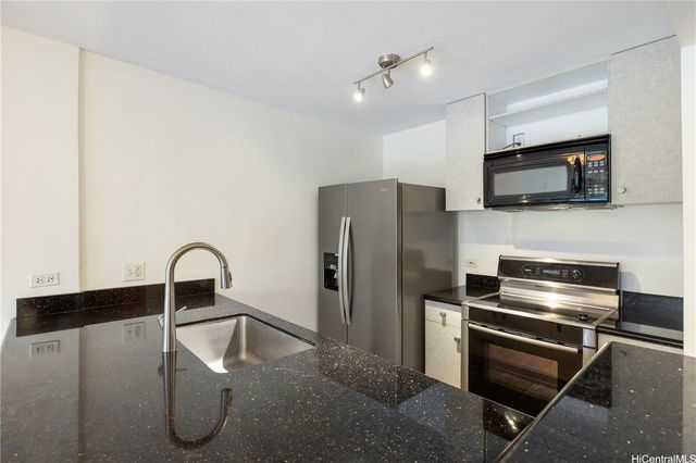 60 N Beretania Street 308, Honolulu, HI 96817