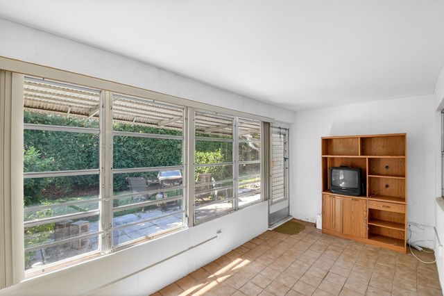 7293 W Oakridge Circle, Lantana, FL 33462