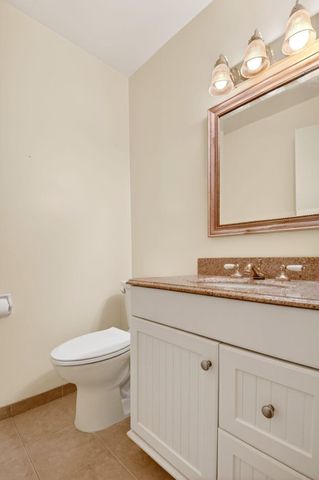 7293 W Oakridge Circle, Lantana, FL 33462