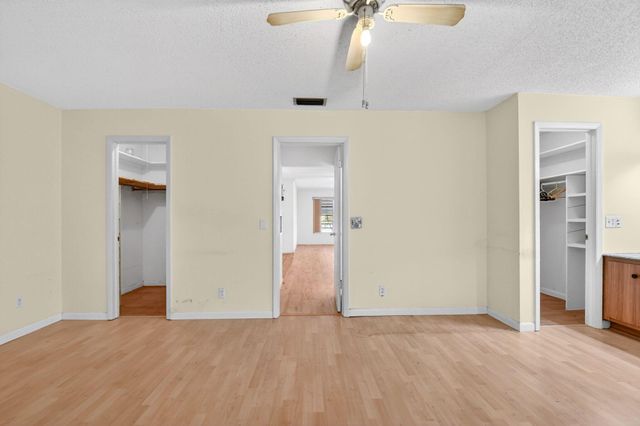 7293 W Oakridge Circle, Lantana, FL 33462