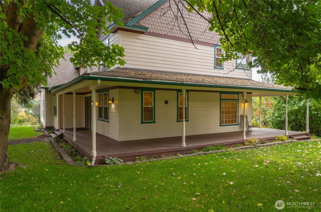 6005 Sunset Highway, Cashmere, WA 98815