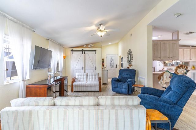 511 PAR PINES BOULEVARD, Davenport, FL 33837