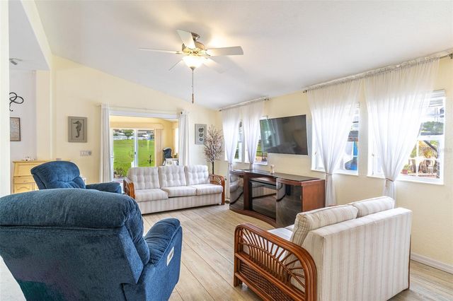 511 PAR PINES BOULEVARD, Davenport, FL 33837