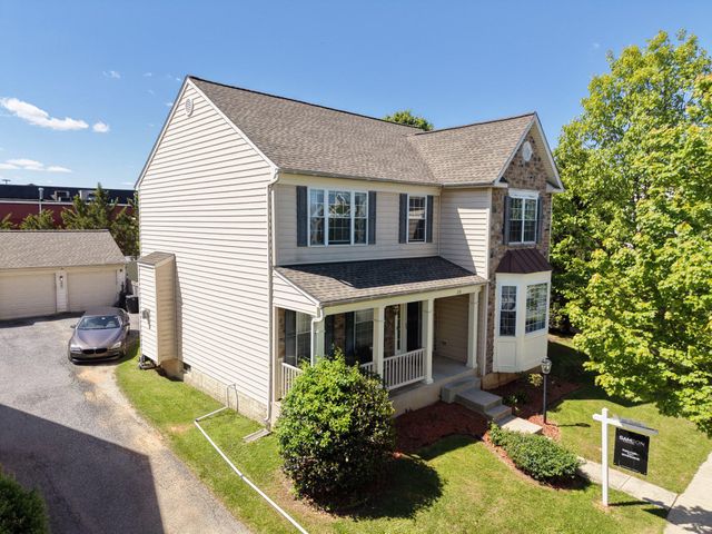 215 SEAMASTER RD, Essex, MD 21221