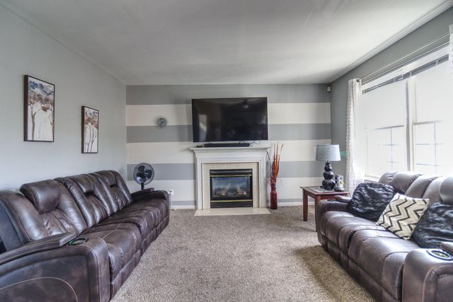 215 SEAMASTER RD, Essex, MD 21221