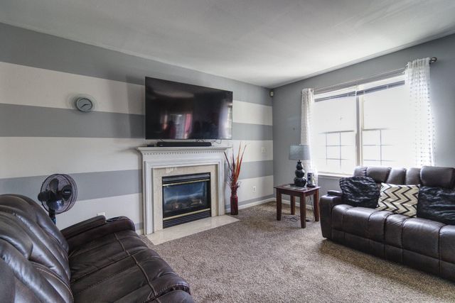 215 SEAMASTER RD, Essex, MD 21221