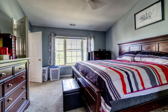 215 SEAMASTER RD, Essex, MD 21221