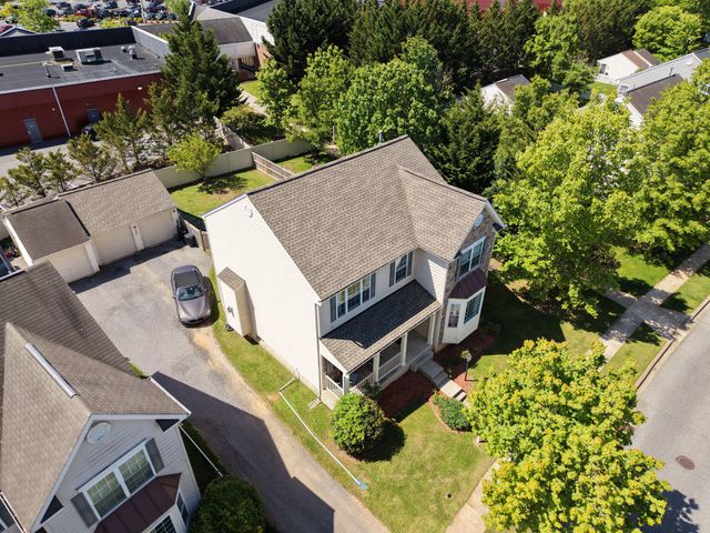 215 SEAMASTER RD, Essex, MD 21221