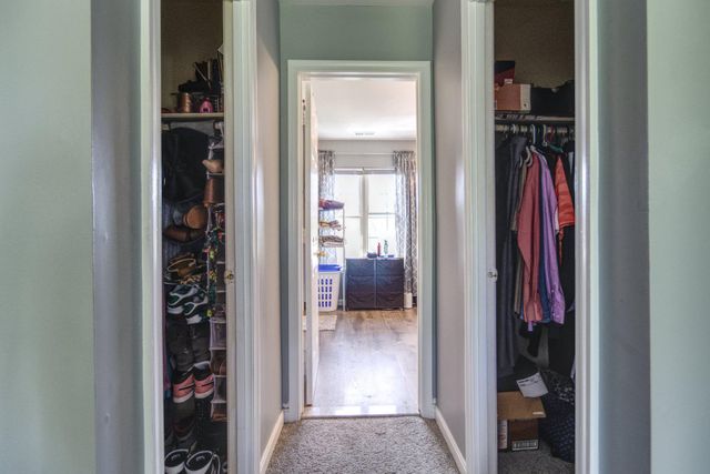 215 SEAMASTER RD, Essex, MD 21221
