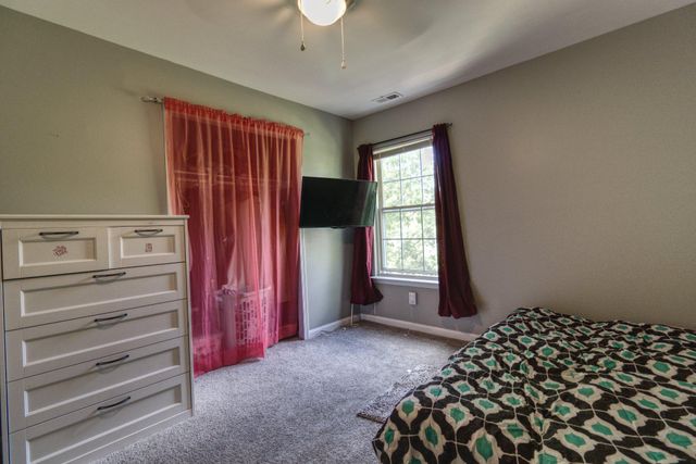 215 SEAMASTER RD, Essex, MD 21221