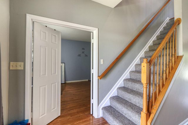 215 SEAMASTER RD, Essex, MD 21221